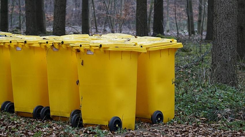 Jaka wiata śmietnikowa, by... nie wkurzyć sąsiada?